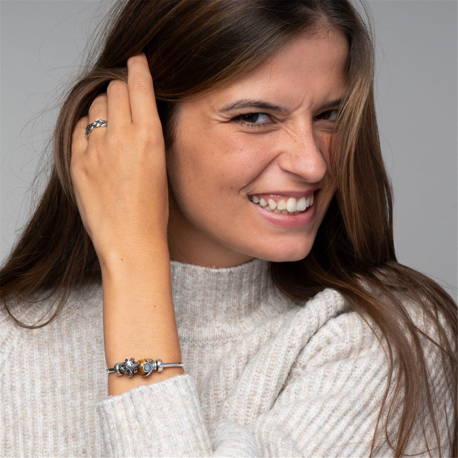 Delicate Flower Bead 11