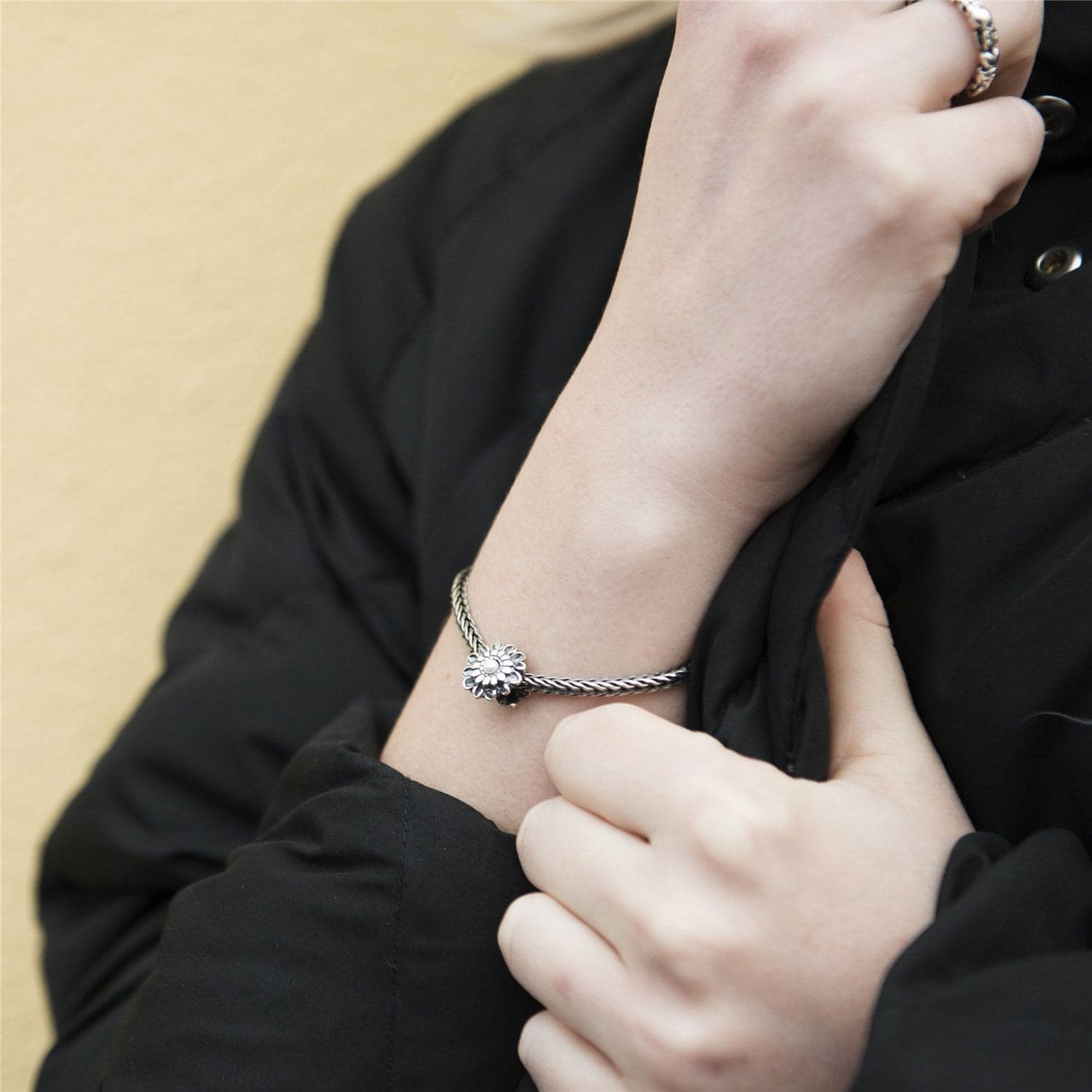 Chrysanthemum of November Bracelet - 8.7 2