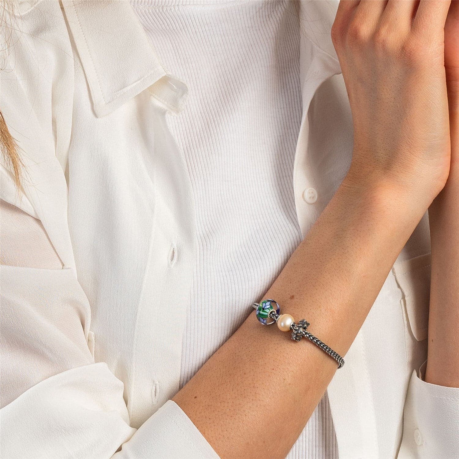 Blue Iris Bloom Bead 2