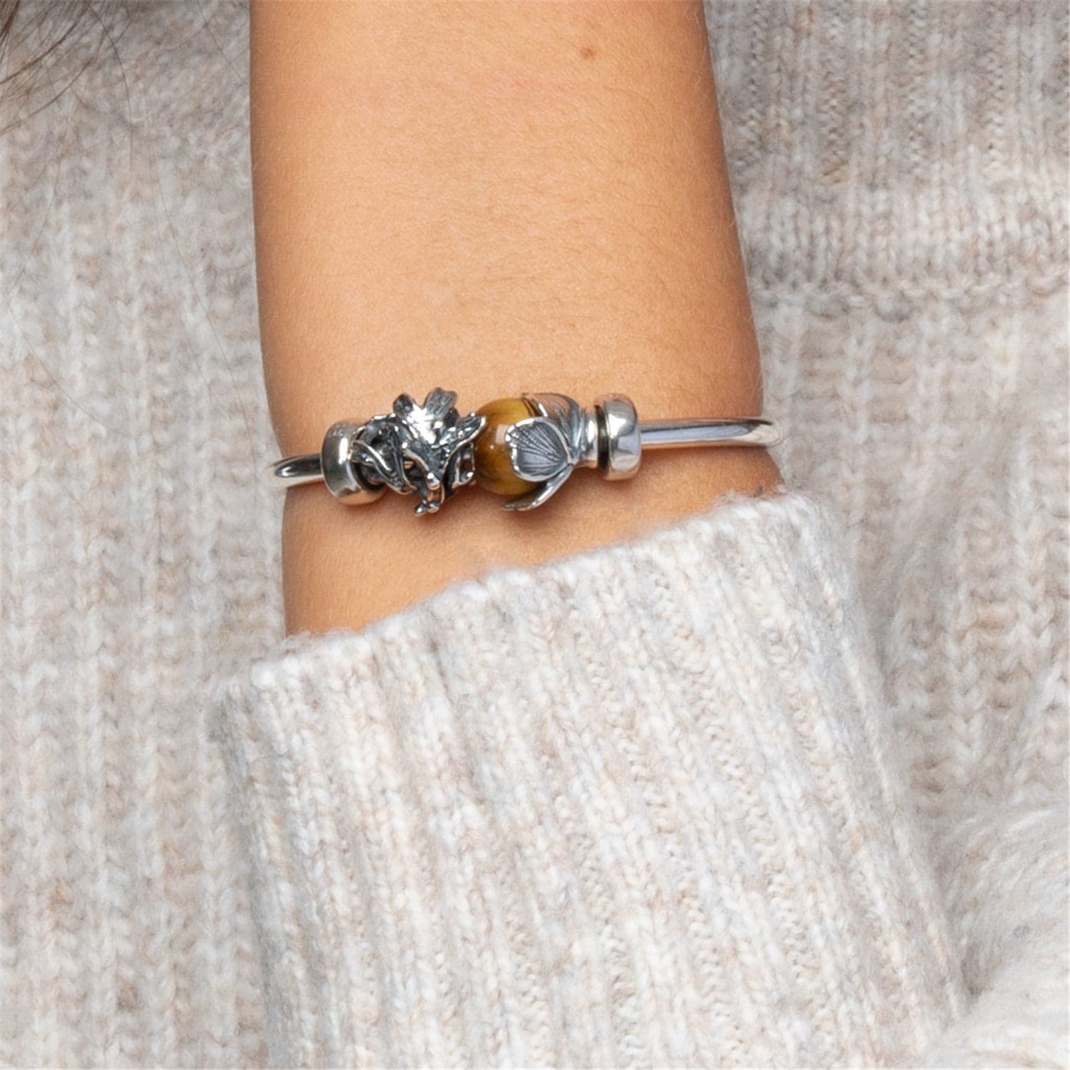 Delicate Flower Bead 2