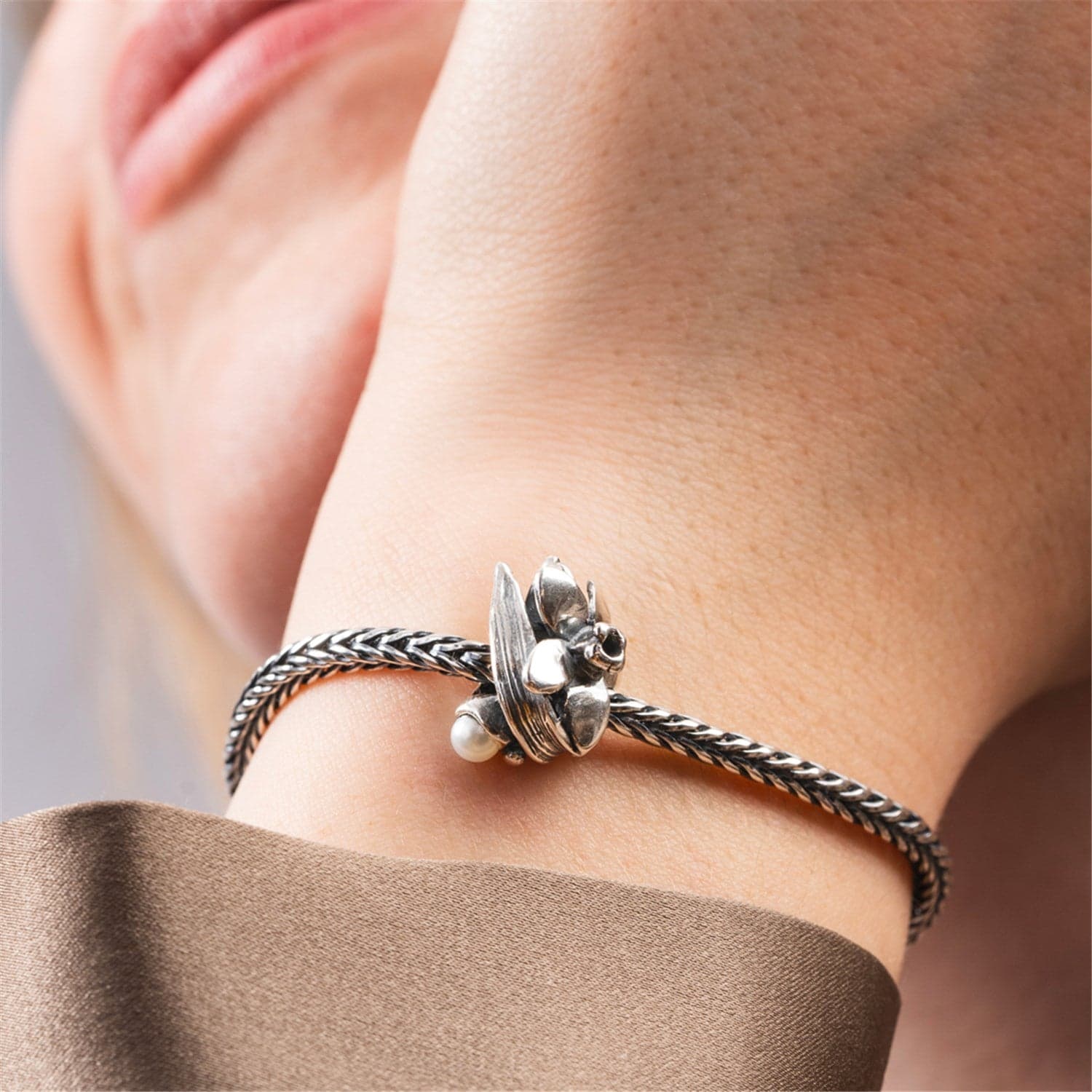 Narcissus of December Bracelet - 8.3 2