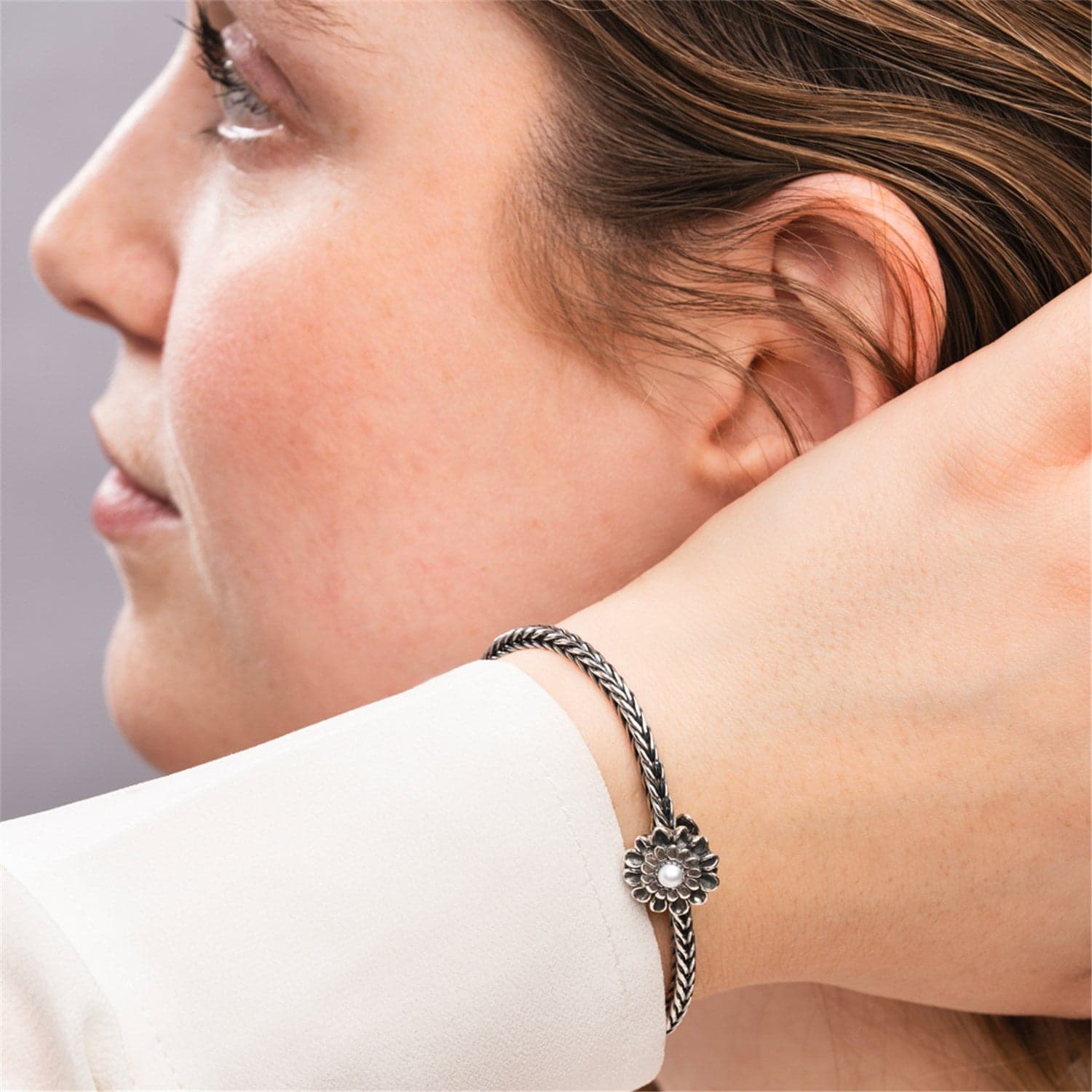 Chrysanthemum of November Bracelet - 8.7 4